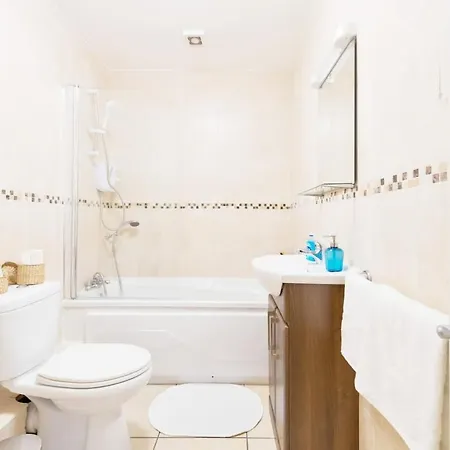Central Location 2 Bed Apt Fast Wifi & Tv&kitchen * Dublin