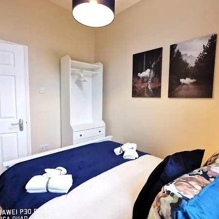 Central Location 2 Bed Apt Fast Wifi & Tv&kitchen *