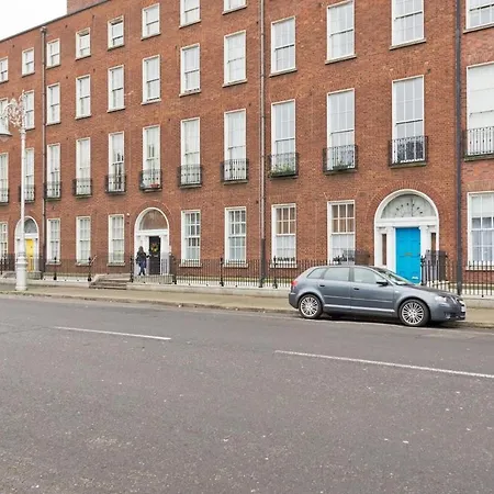 Central Location 2 Bed Apt Fast Wifi & Tv&kitchen *